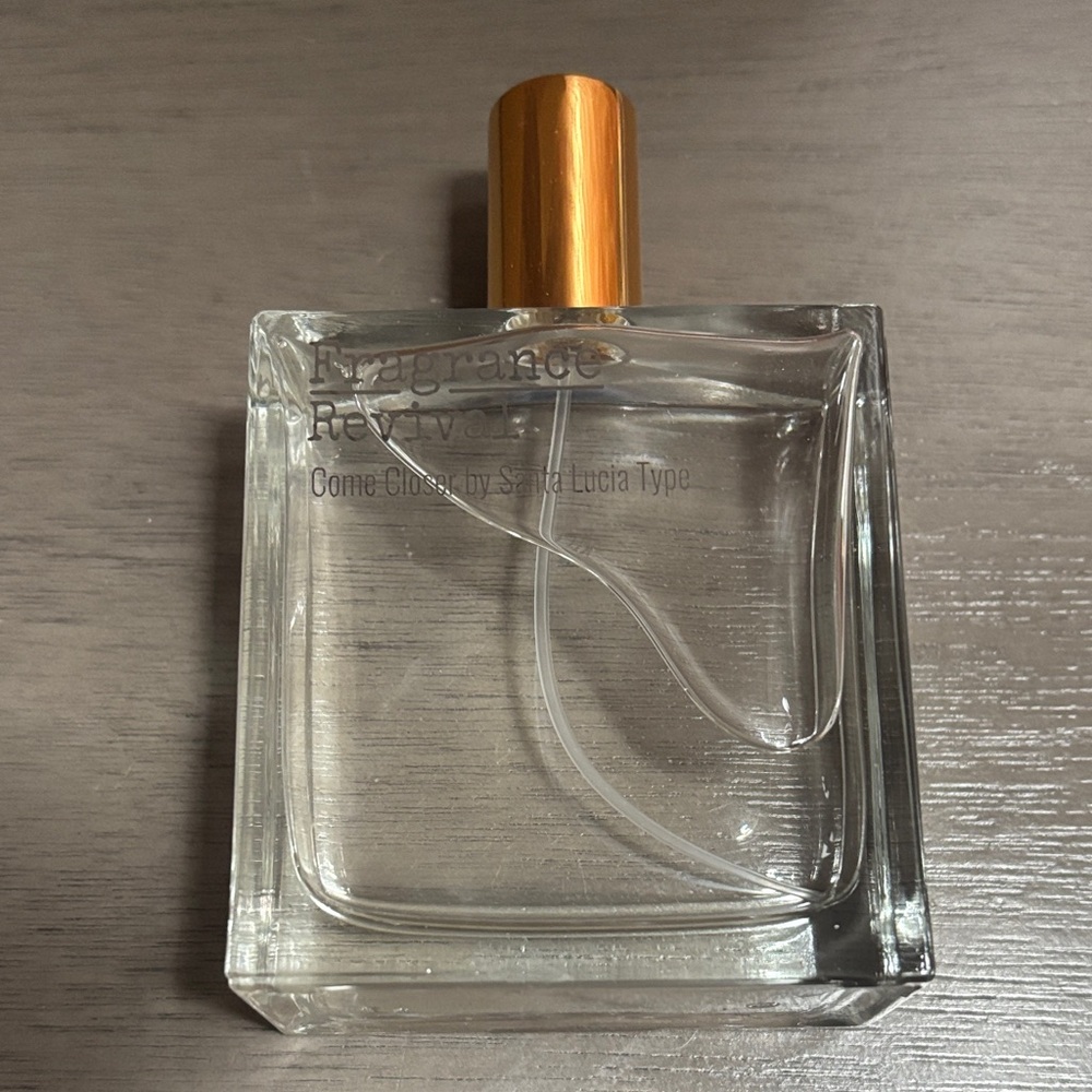 Come Close Type Eau de Parfum - Clear Bottle with Gold Cap